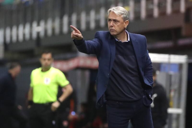 se molestó con uno de sus jugadores. Foto: Photosport