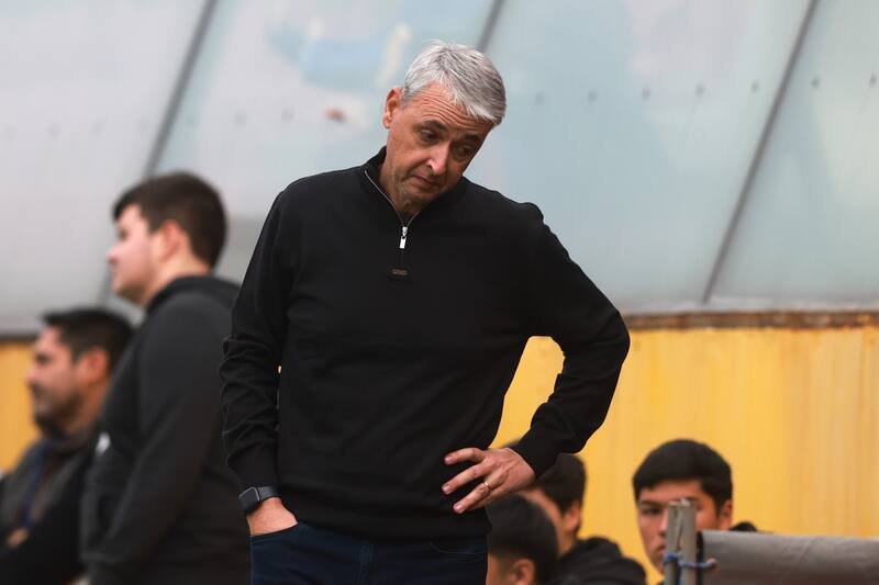 El técnico presentó su renuncia tras la brutal caída contra La Serena/Photosport