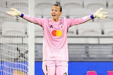 En pleno retorno a La Roja: Christiane Endler recibe importante nominación a nivel mundial
