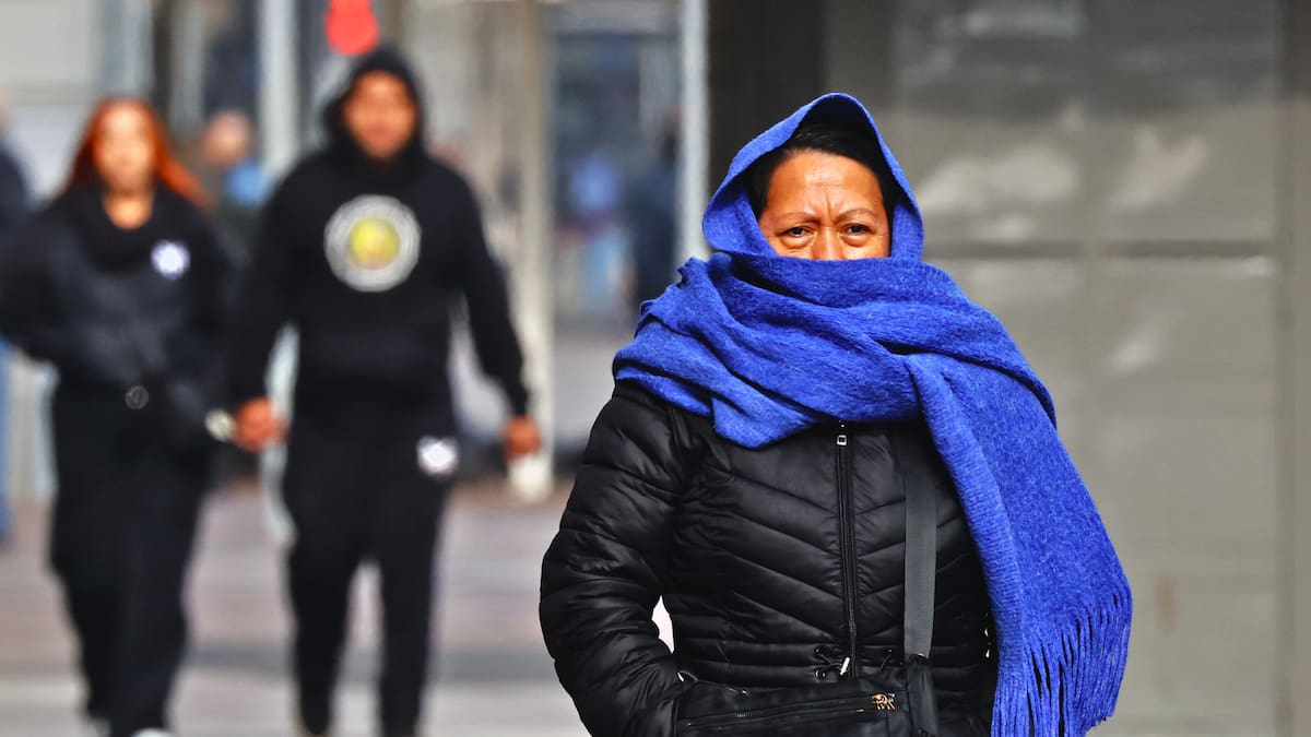 Mínimas llegarán a los 0 °C: Así estará el tiempo en Santiago este fin de semana