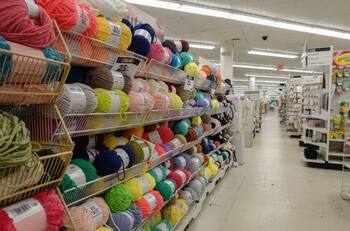 Popular empresa de telas y manualidades con más de 80 años de historia se va a quiebra: cerrará más de 800 sucursales