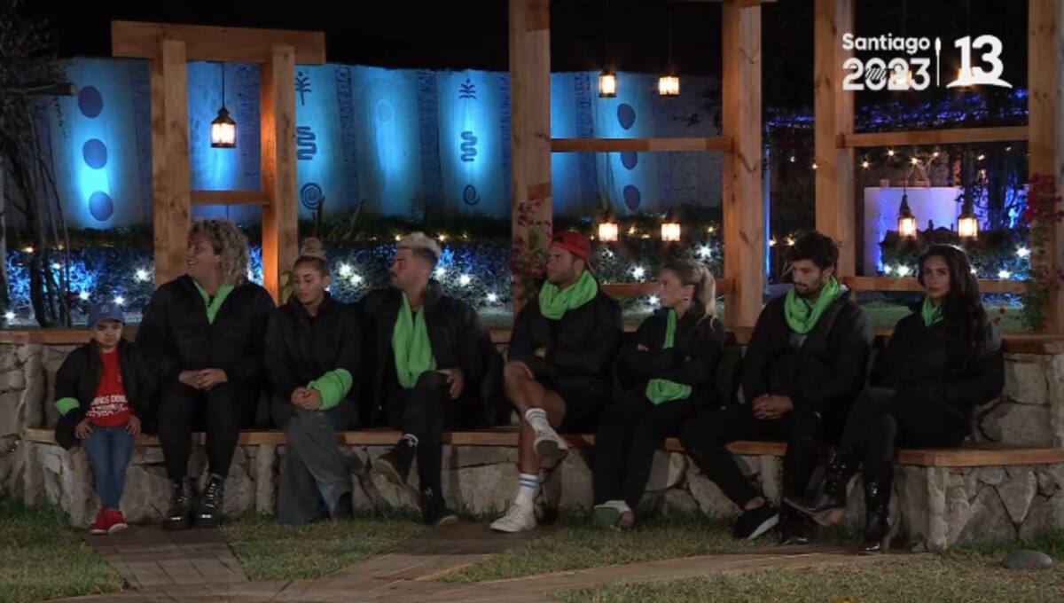 El equipo verde suma un nuevo nominado para enfrentar la eliminación. Foto: Canal 13.