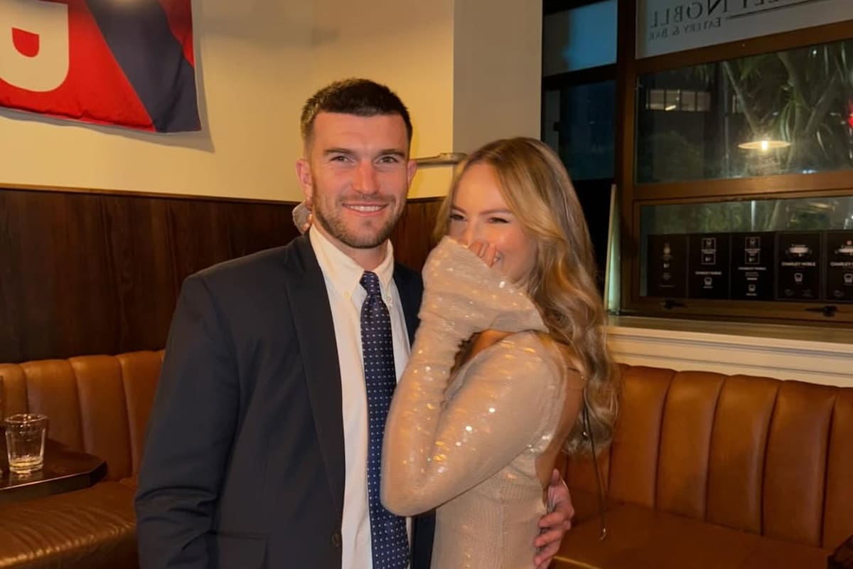 El fenómeno del Mundial junto a su esposa, Michelle Peters. Foto: Instagram Tim Payne, editada con IA.