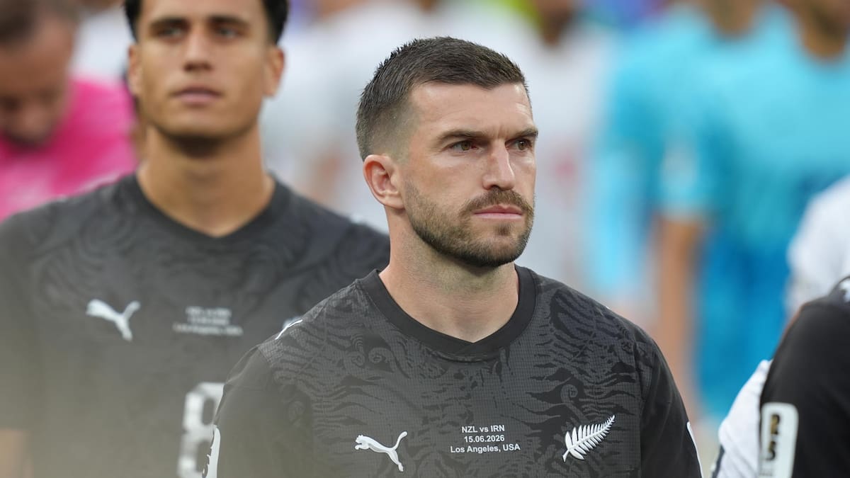 VIDEO | Tim Payne se mareó y terminó en el piso tras marcar a Doku en el Mundial 2026