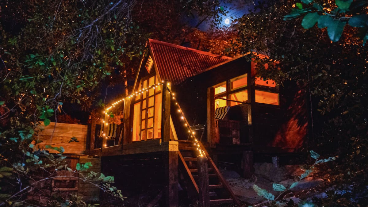 Tiny Cabin Quillay: Una escapada perfecta para descansar de la rutina de Santiago