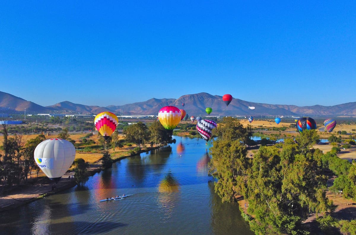 Vuelos en globo y picnic frente a una laguna: el panorama de altura para celebrar el Día de la Madre en la RM