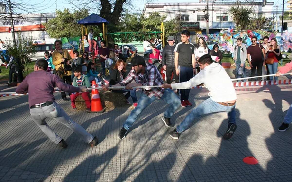 Si tienes fuerza y manos ágiles, tirar la cuerda es tu juego.