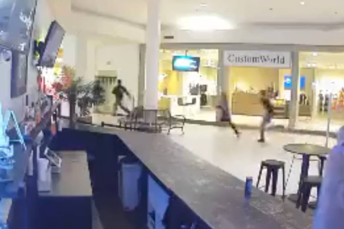 Un muerto y cuatro personas heridas deja ataque armado en centro comercial en Texas. Créditos: Captura de pantalla.