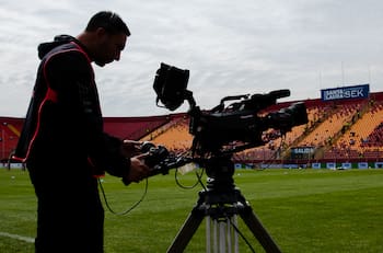 Afectaría a los Clásicos: cambios radicales en la programación y transmisión por TV del fútbol chileno