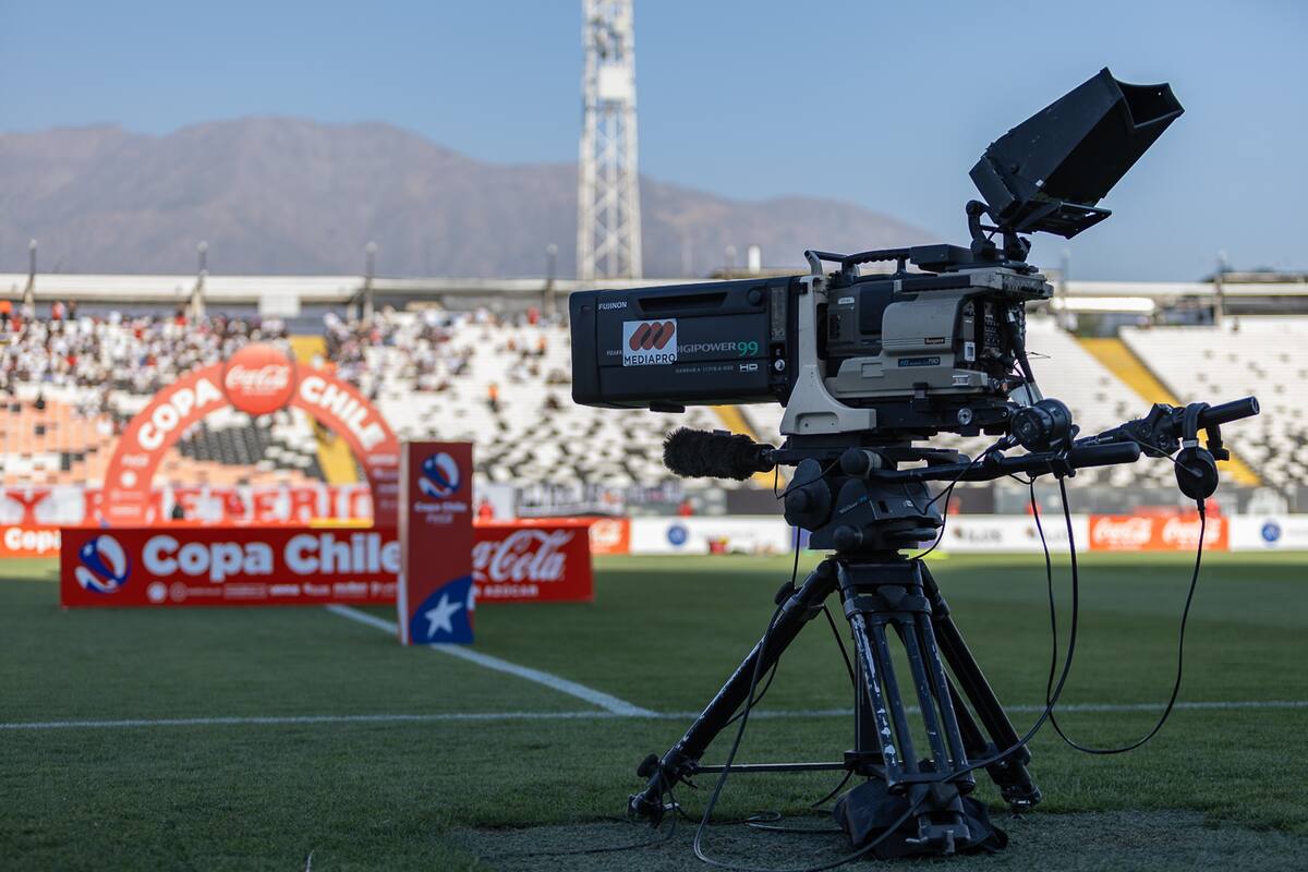 , canal oficial del fútbol chileno, transmitirá el encuentro al igual que Mega. Foto: Felipe Escobedo/Encancha.