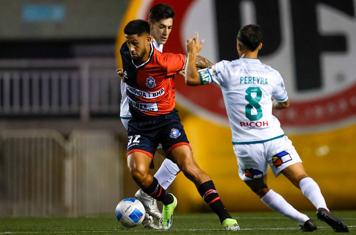 Hasta las lágrimas: goleador del fútbol chileno se quiebra tras recordar sus tres descensos consecutivos