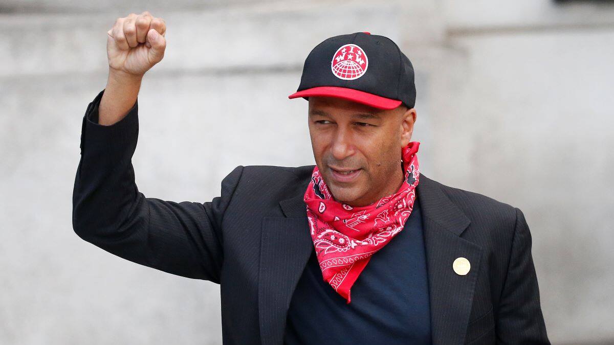 Tom Morello culpó a EE.UU. por el Golpe en Chile y llamó a “hablar en contra del fascismo”