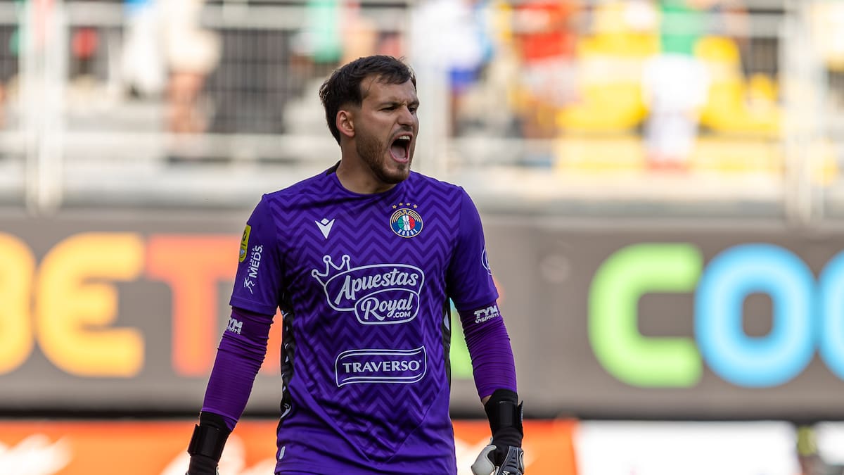 Atención Colo Colo, la U y la UC: arquero sensación del fútbol chileno avisa que quiere dar el salto
