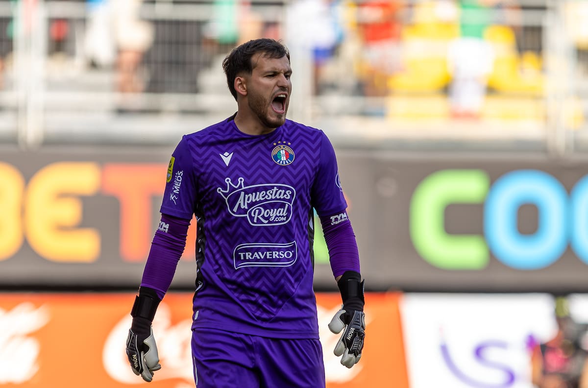 Atención Colo Colo, la U y la UC: arquero sensación del fútbol chileno avisa que quiere dar el salto