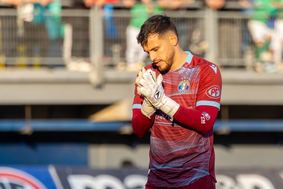 El nombre del meta fue acercado al Estadio Monumental. Foto: Felipe Escobedo