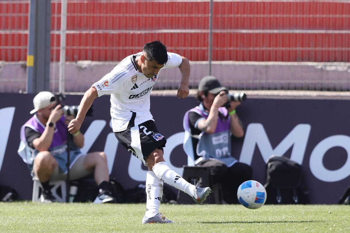 El volante anotó el 2-1 contra Unión Española con un tiro libre que sorprendió a todos. Foto: Aton.
