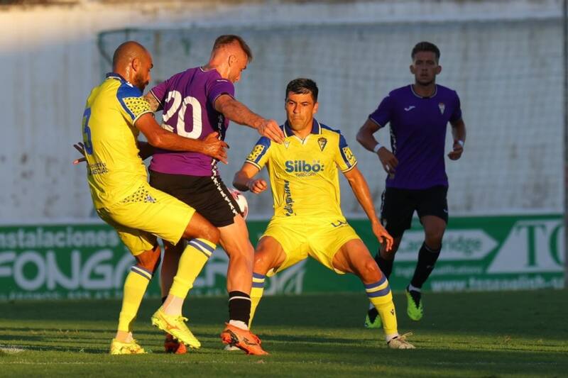 hizo la pretemporada con el Cádiz y llegará lesionado al inicio de LaLiga. (Foto: @Cadiz_CF)