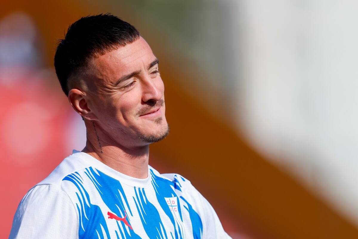 . El defensor seguirá vistiendo la camiseta de la UC. Foto: Agencia Aton.