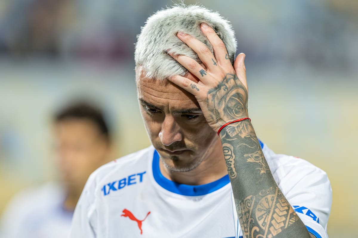 El lateral sufrió una grave lesión y será baja por lo que queda de año. Foto: Felipe Escobedo / En Cancha