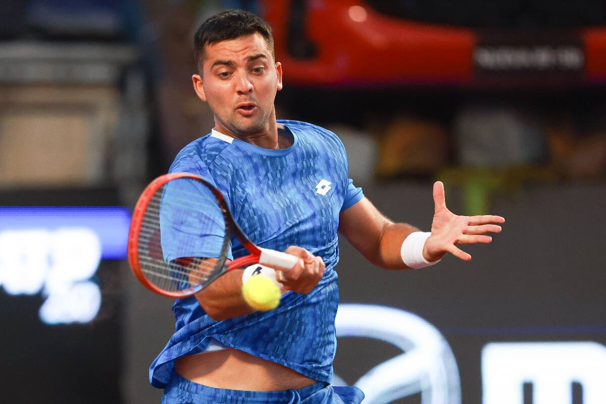 El tenista oriundo de Chillán deberá remontar la pérdida del primer set ante Federico Coria. (Foto: Aton)