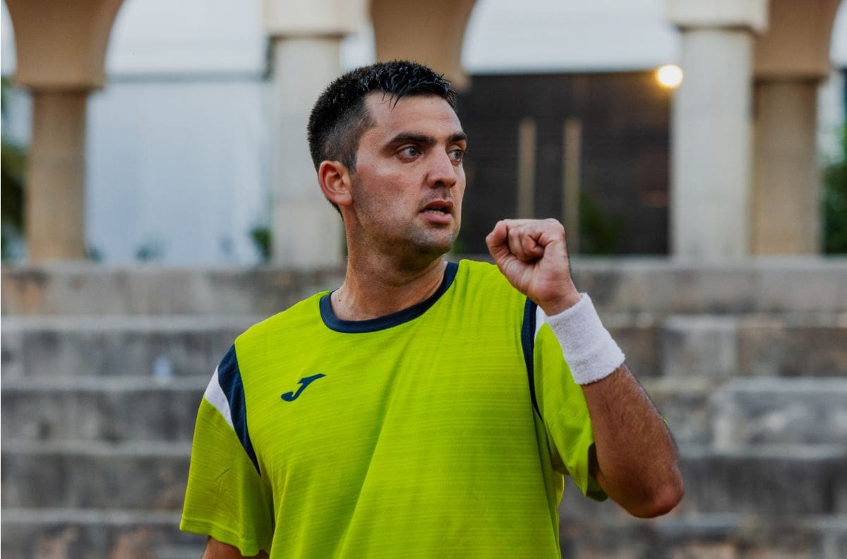 Accidentado estreno en Portugal: Tomás Barrios ganó un curioso partido en Oeiras IV
