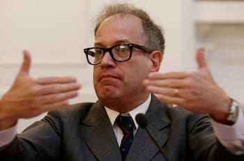 Tomás Jocelyn-Holt es detenido tras agredir a su arrendador: Adeudaría más de $12 millones