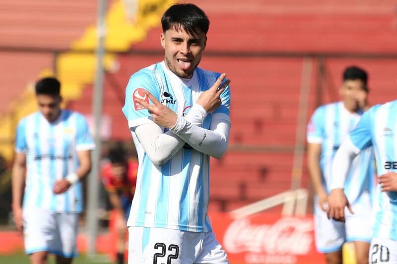 Tomás Jones, autor de dos goles esta tarde en Santa Laura. Foto: Agencia Aton.