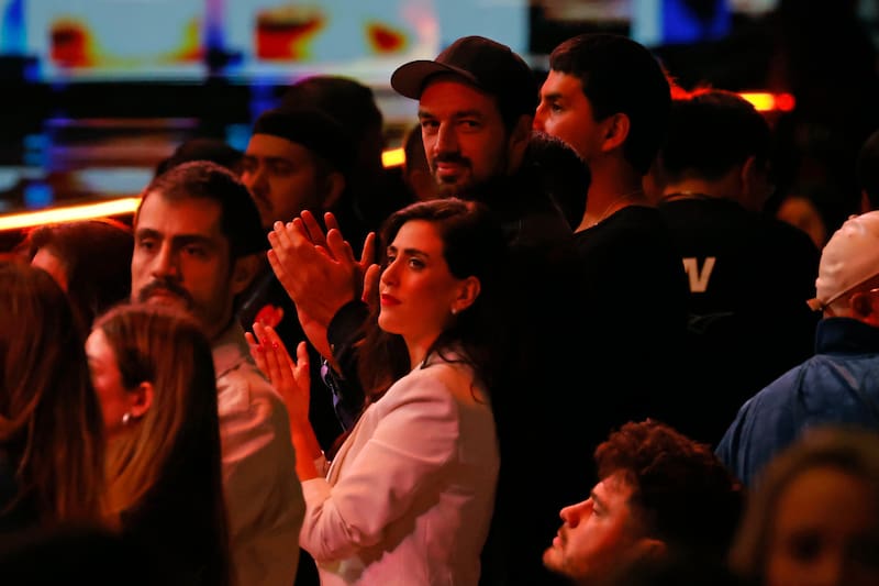 El edil fue captado por las cámaras junto a la alcaldesa Macarena Ripamonti.