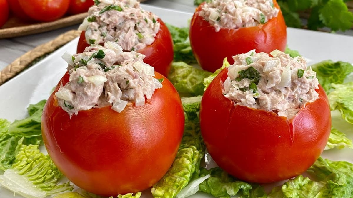 Receta de tomate relleno: esta es la preparación ideal para almorzar durante los días calurosos de verano