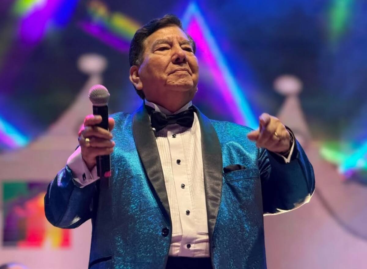 interpretó grandes éxitos de la cumbia naciona. Créditos: @tommyreyoficial.