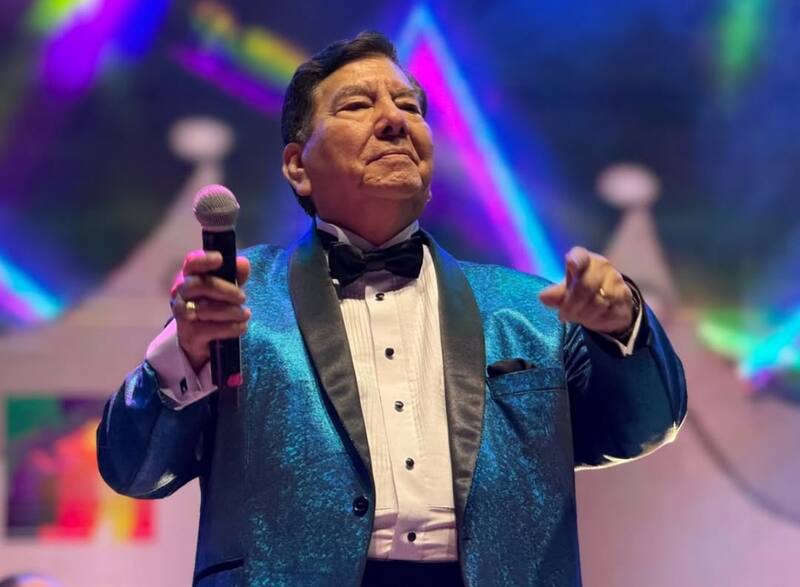 interpretó grandes éxitos de la cumbia naciona. Créditos: @tommyreyoficial.