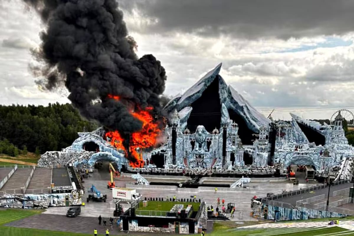 sufrió graves destrozos por un incendio.