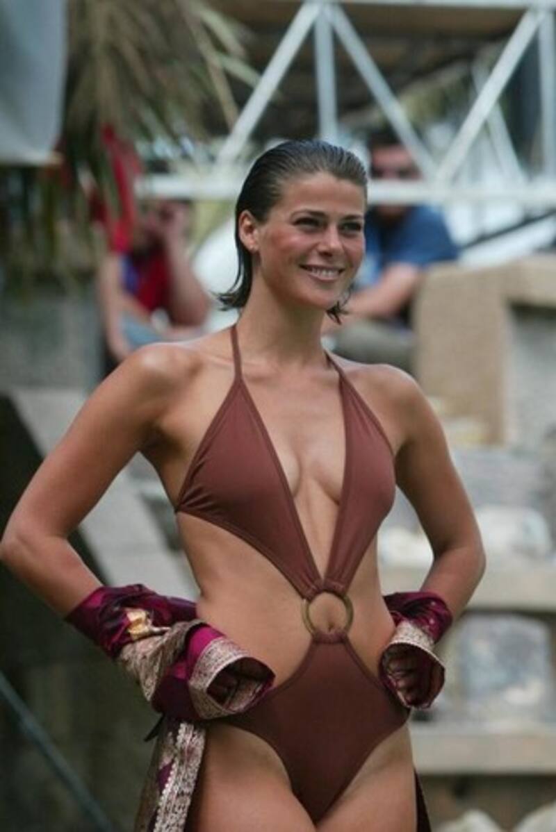 Tonka Tomicic luciendo un trikini durante el piscinazo de la reina de Viña