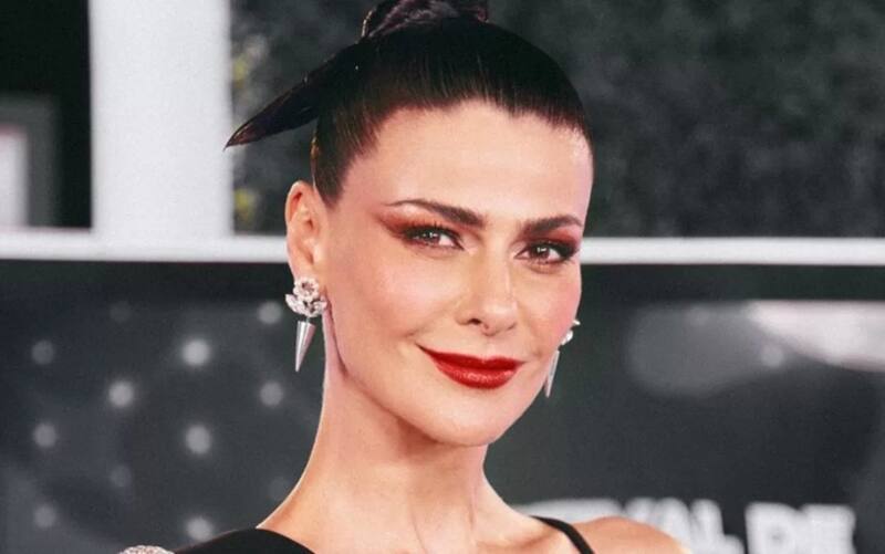 La animadora celebra importante logro.