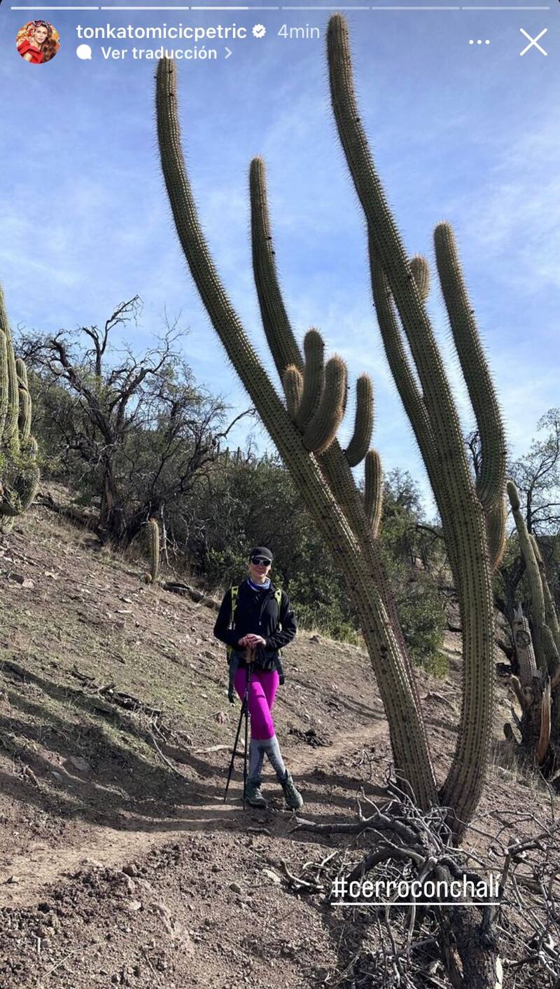 Tonka Tomicic durante su treking. Foto: Instagram.