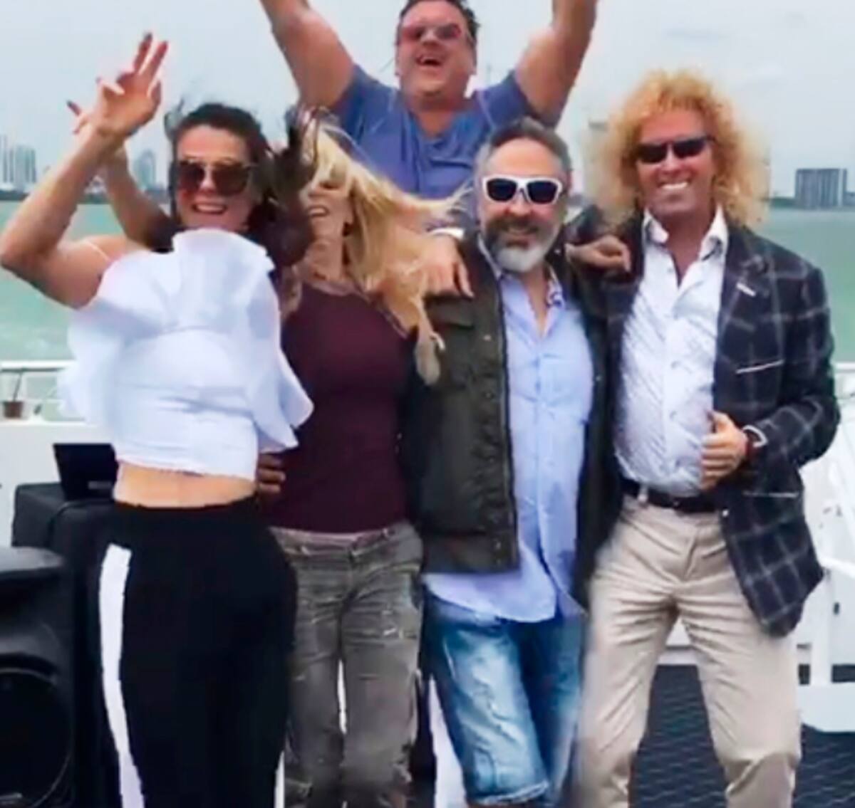 Celebrando en un yate en 2016