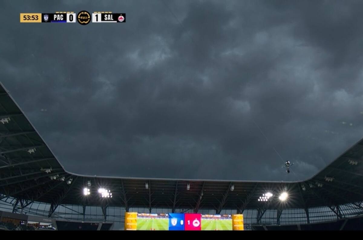 Esta feroz tormenta obligó a suspender momentáneamente el Pachuca vs. Salzburgo en el Mundial de Clubes