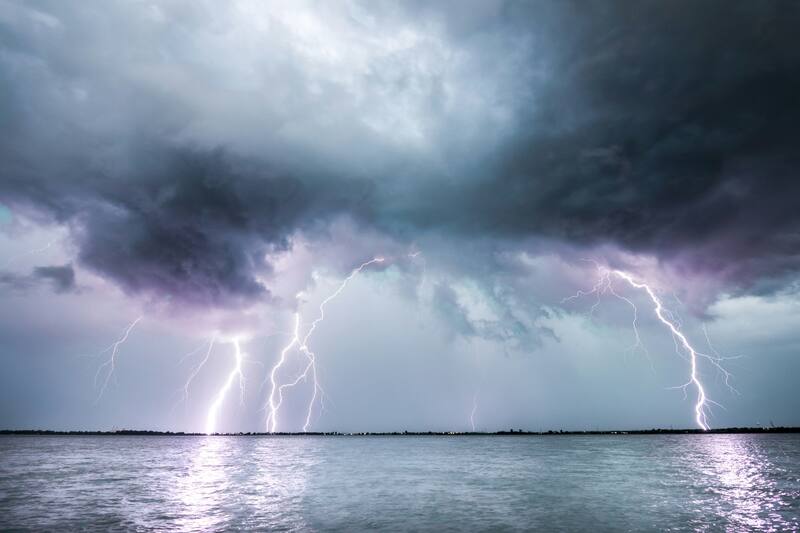 Tres regiones tendrían tormenta eléctrica este domingo.