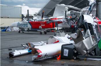 VIDEO | Velero de SailGP sale volando en sorpresiva tormenta que golpea a Sídney en Australia