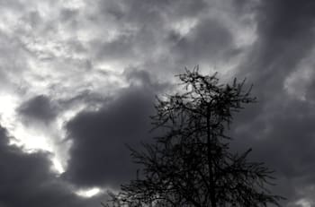 Tormentas eléctricas se extenderían por hasta tres días en al menos diez regiones de Chile