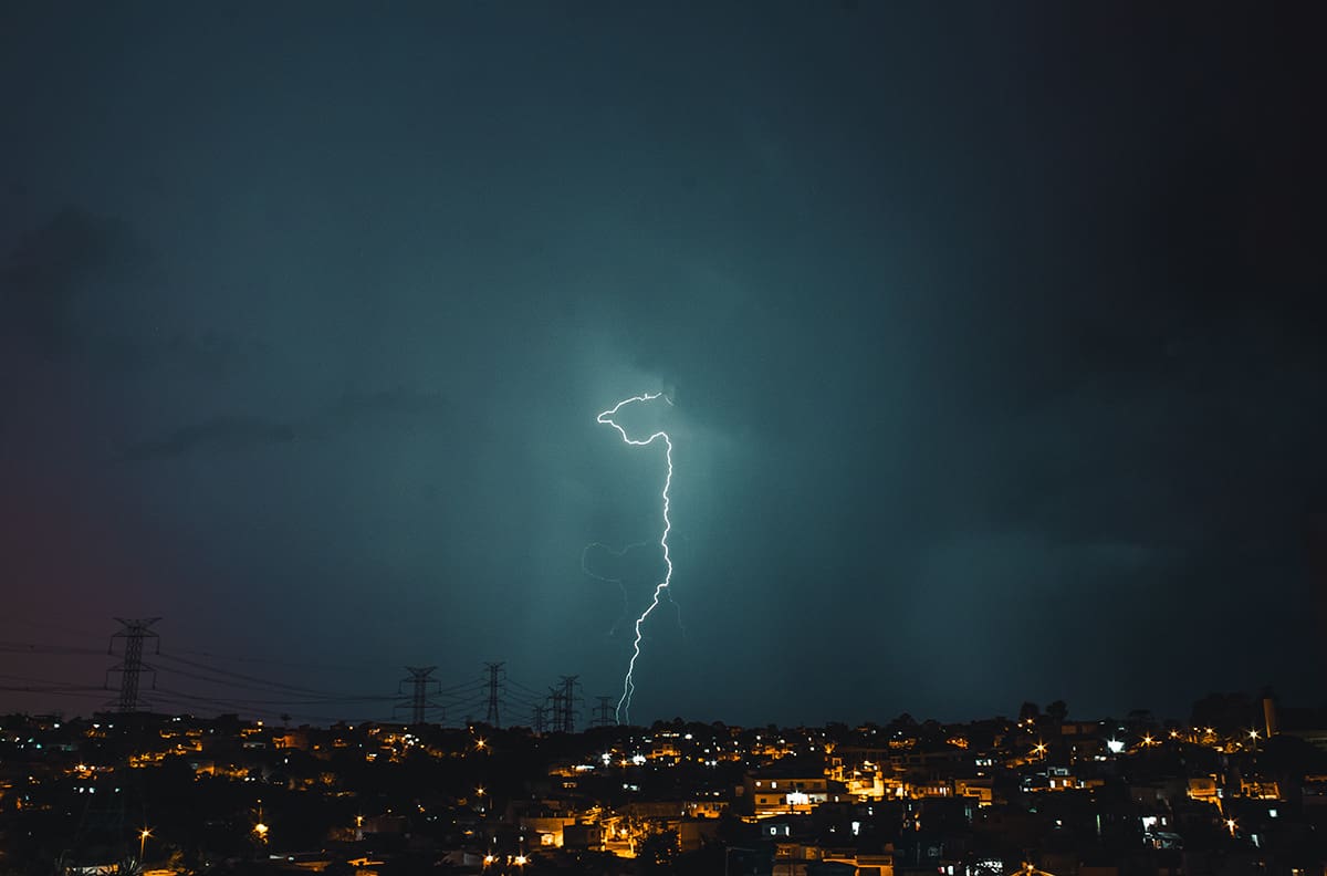 Tormentas eléctricas: ¿Qué hacer si ocurre una donde vivo?