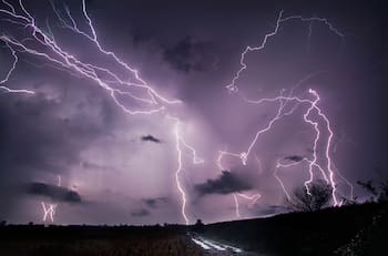 Advierten por tormentas eléctricas en nueve regiones de Chile este fin de semana