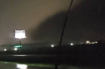Video | Hombres registran el momento exacto en que atravesaron un tornado en Estados Unidos