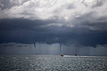 Emiten aviso de posibles tornados y trombas marinas para este jueves: estas regiones podrían ser afectadas
