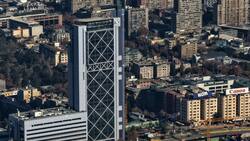 Movistar pone a la venta histórica Torre Telefónica en medio de rumores de abandonar Chile
