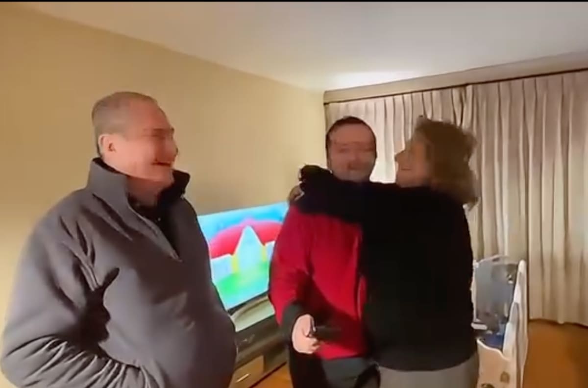 Toto Acuña compartió especial reacción de sus padres.