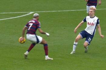 ¿Y el VAR? La grosera mano que no se cobró y terminó en empate del Newcastle