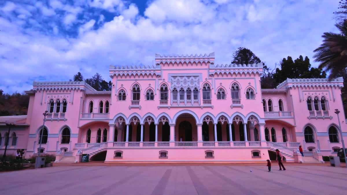 Desde palacios hasta teatros históricos: Los tours gratuitos de Viña del Mar para cerrar el verano