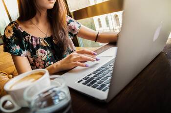 Estas son las 10 empresas favoritas de los chilenos para trabajar, según prestigioso ranking