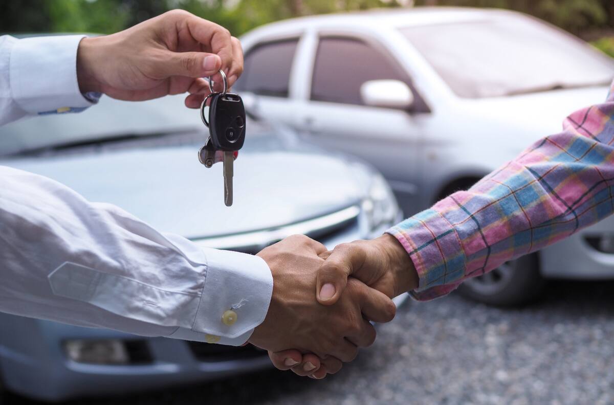 ¿Qué documentos necesito para hacer la transferencia de un vehículo?